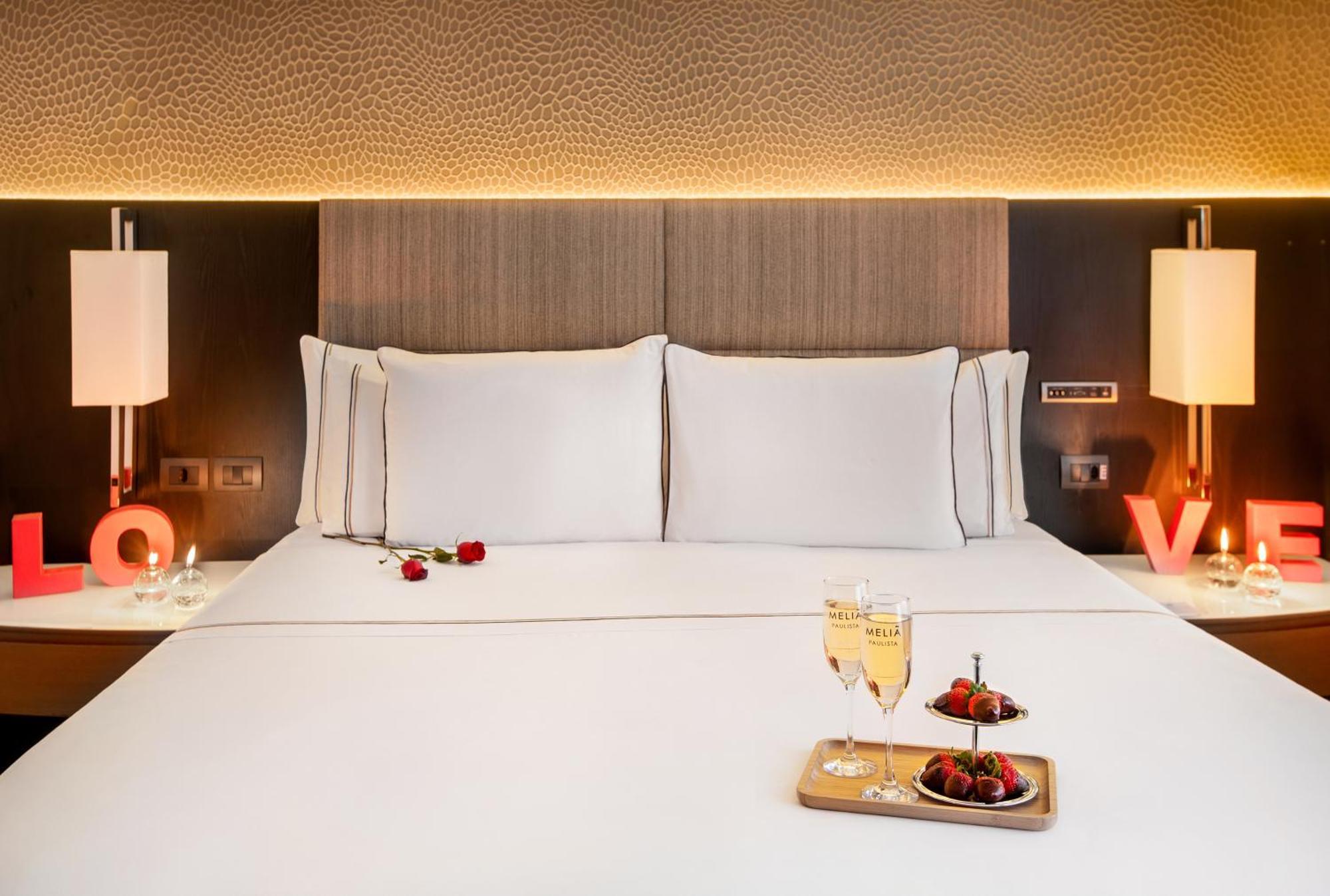 Melia Paulista Hotell São Paulo Exteriör bild A bedroom at the hotel