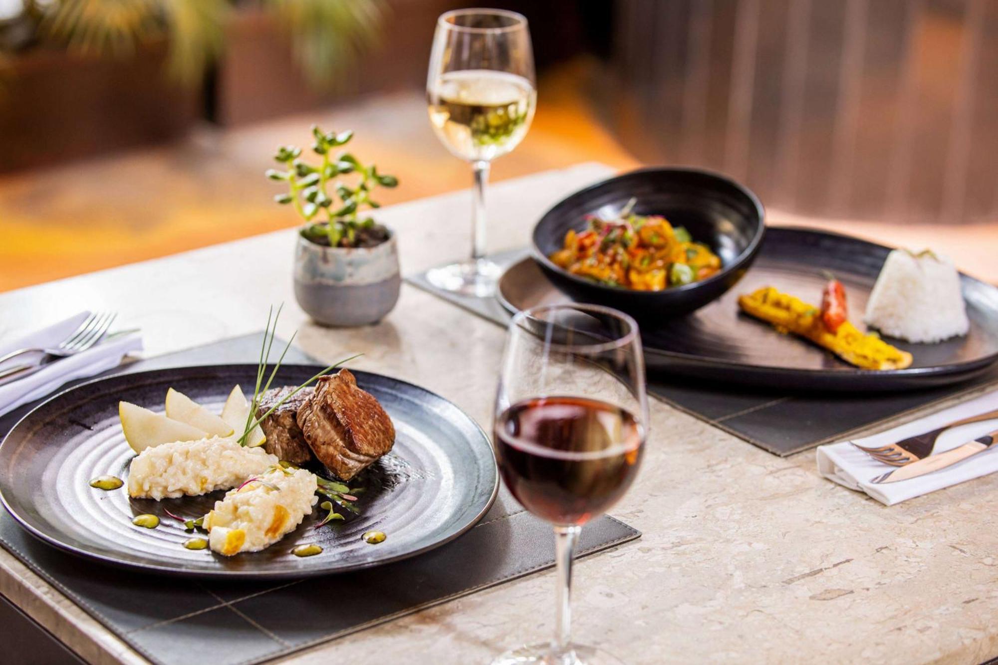 Melia Paulista Hotell São Paulo Exteriör bild A wine and food pairing
